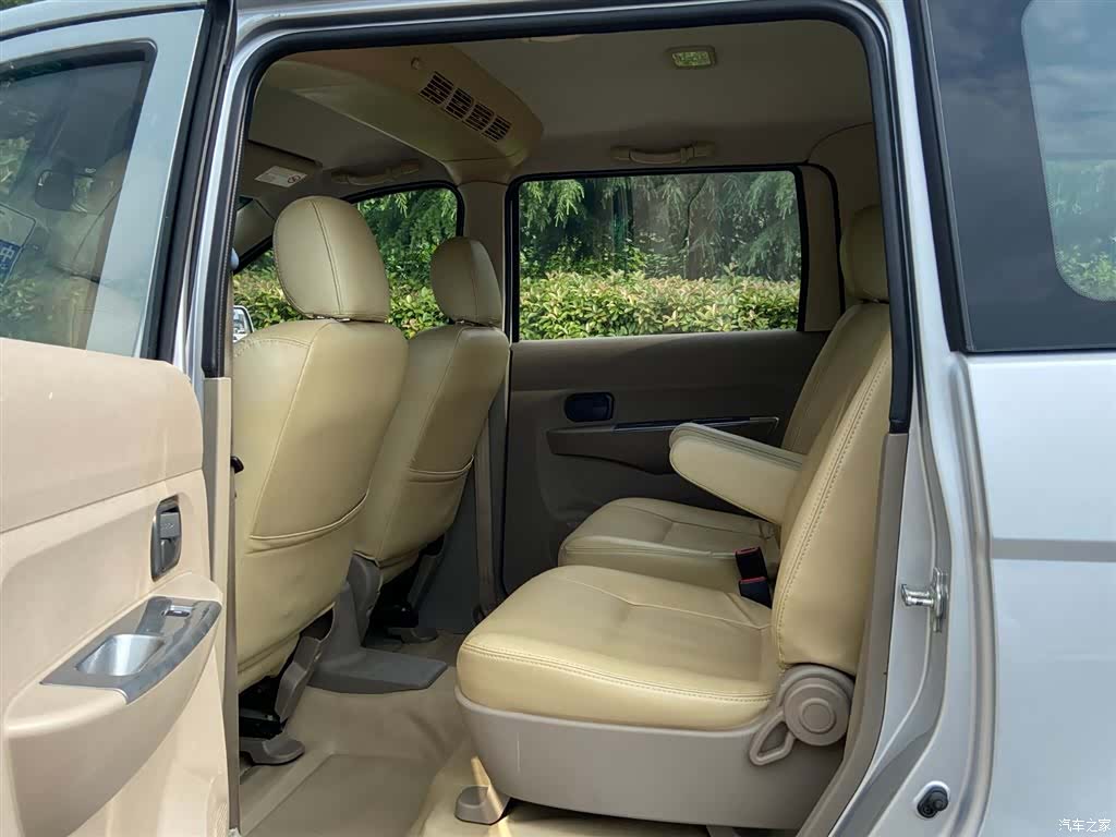 Wuling Hongguang, 2014 все фото