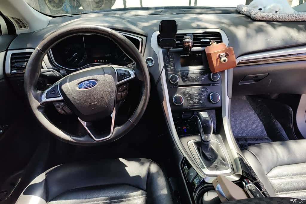 Ford Mondeo, 2015 12