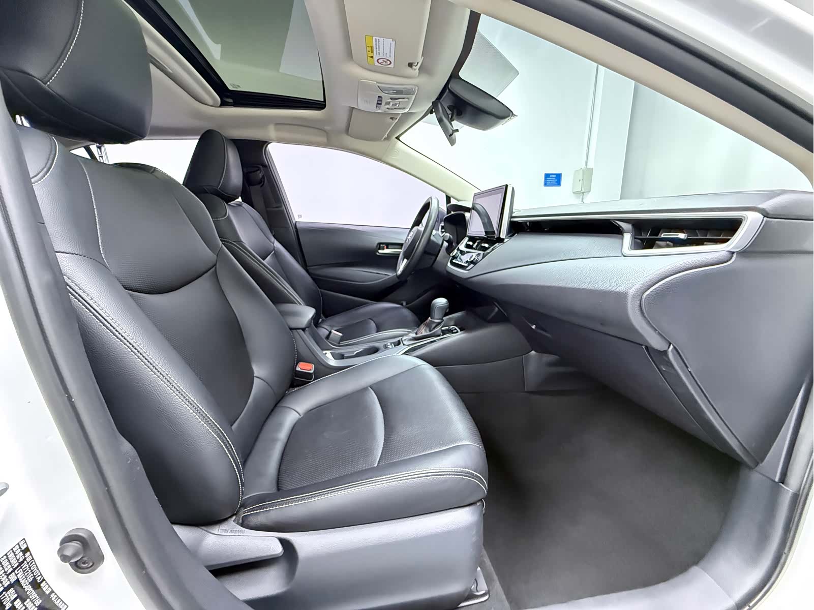 Toyota Corolla, 2023 11