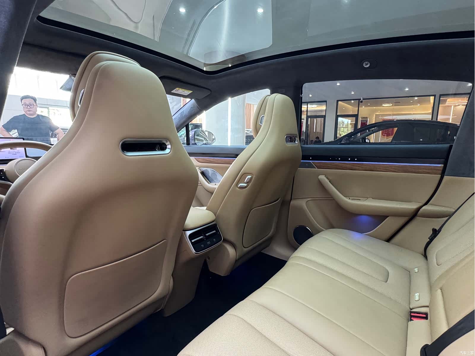 Luxeed R7, 2025 14