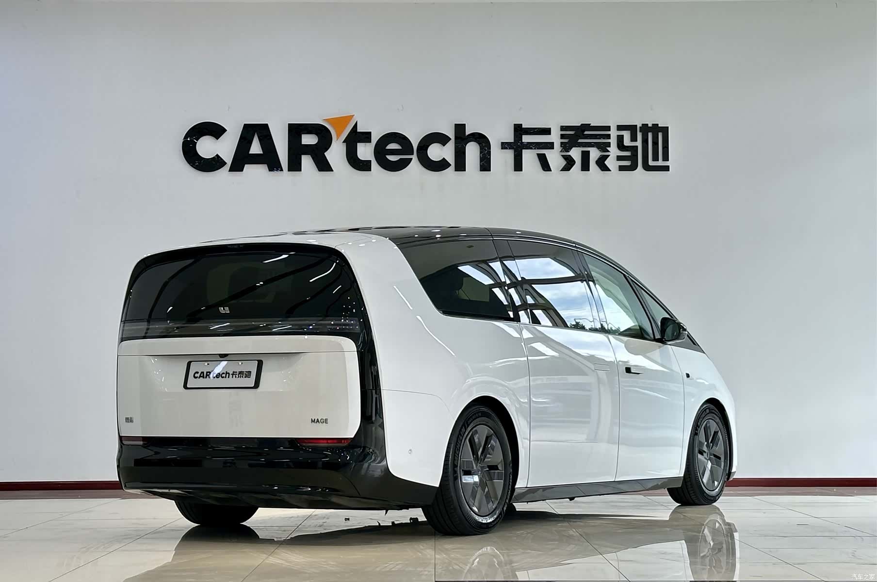 Li Auto MEGA, 2025 20