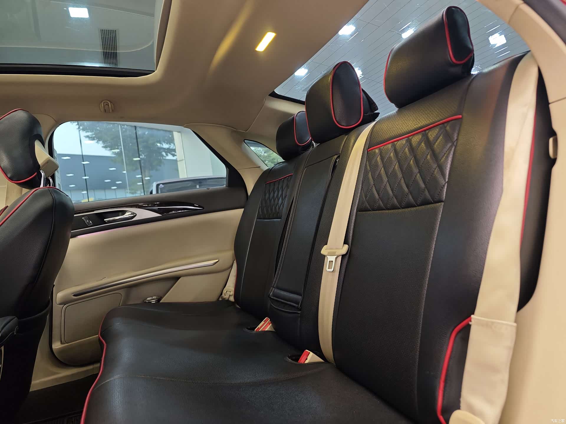 Lincoln MKZ, 2015 23
