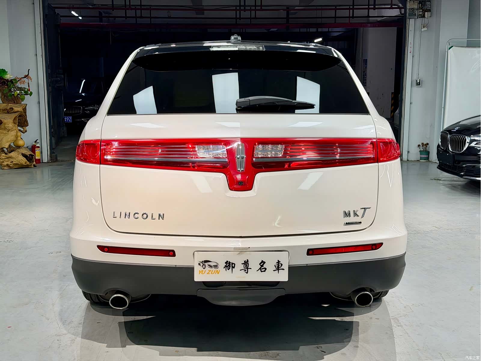 Lincoln MKT, 2011 6