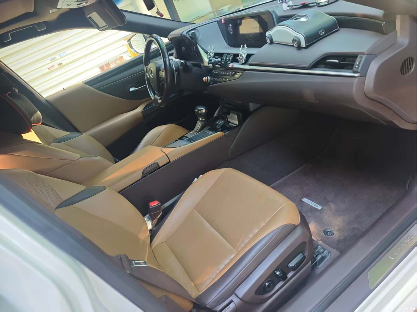Lexus ES, 2021 4