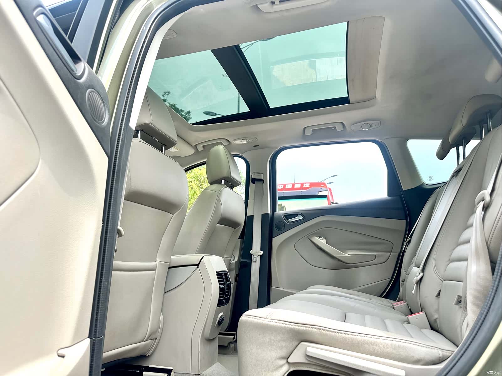 Ford Kuga, 2014 29