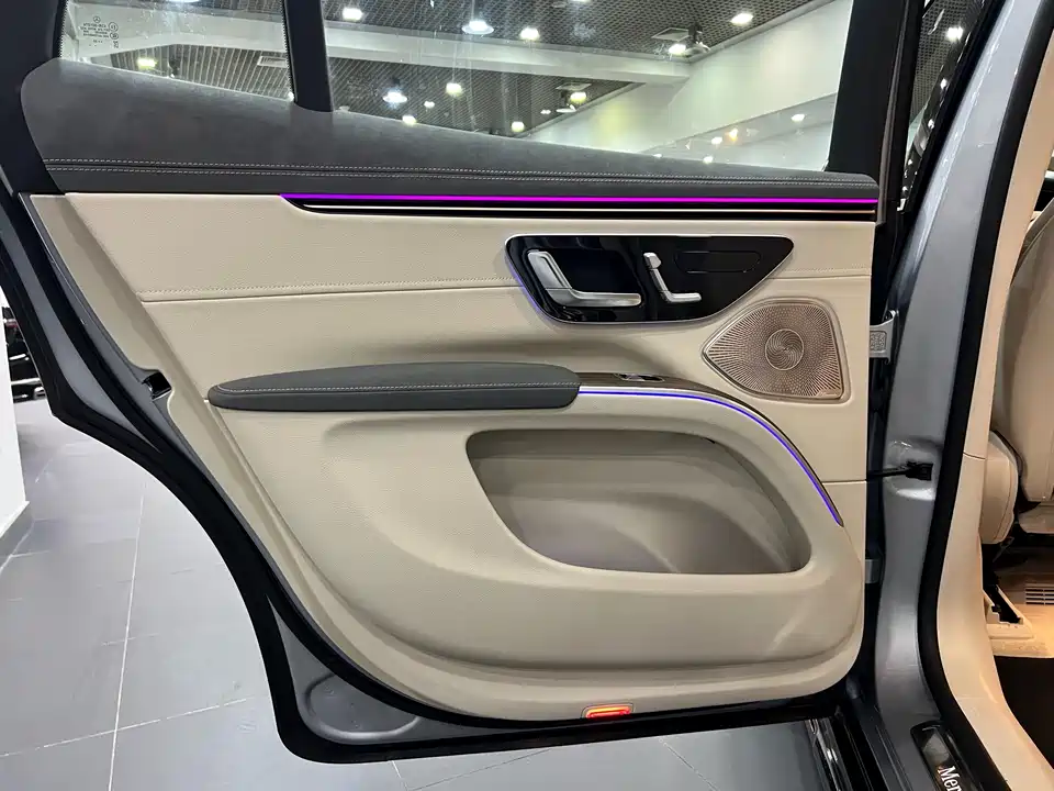 Mercedes-Benz EQS SUV