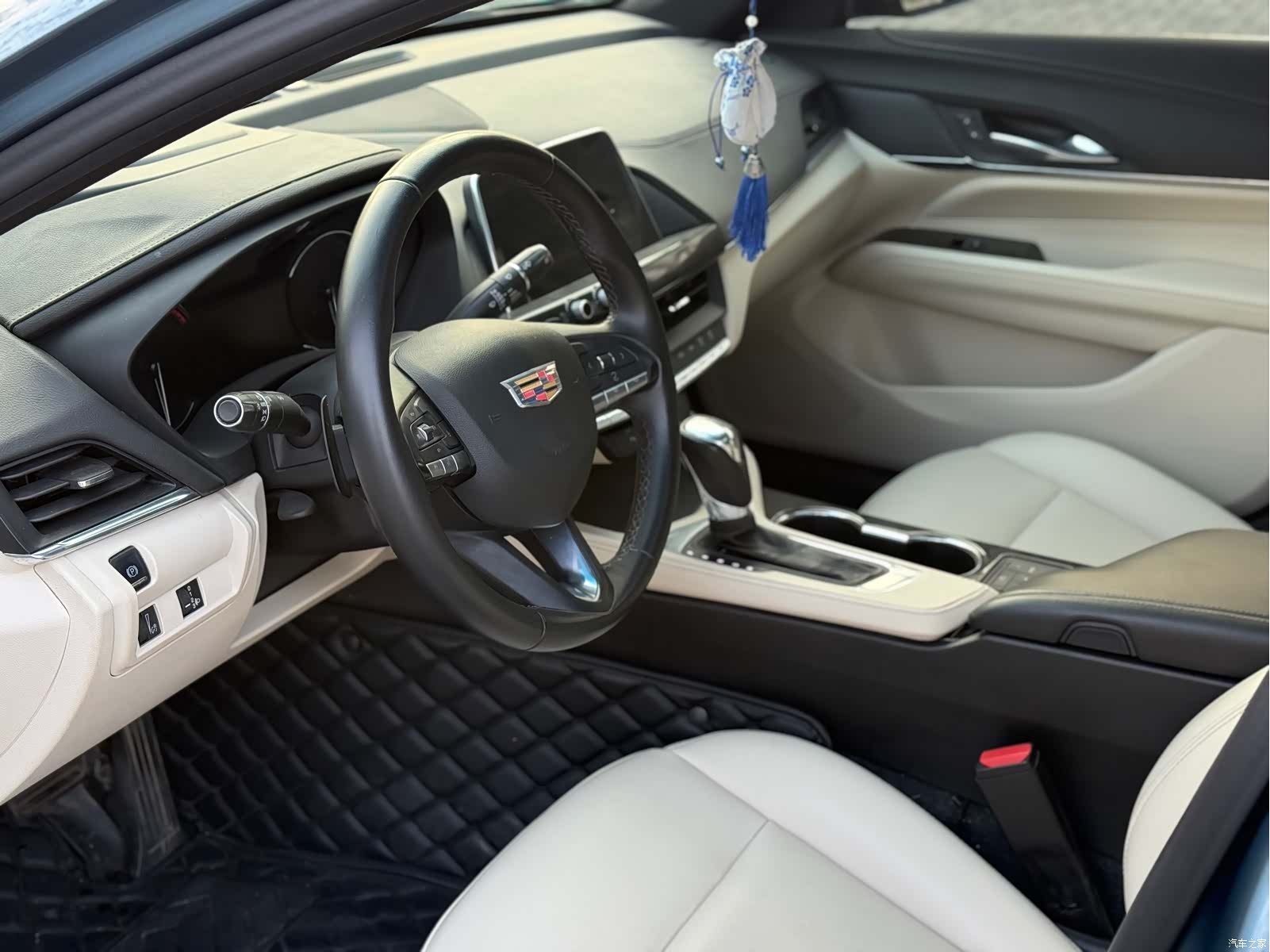 Cadillac CT4, 2023 все фото