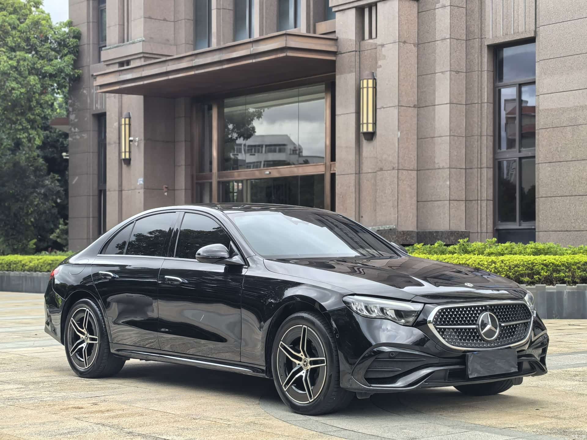 Mercedes-Benz E-Class, 2025 3