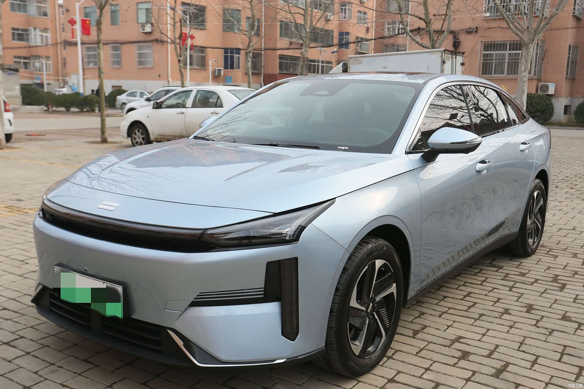 Geely Galaxy L6, 2025 1