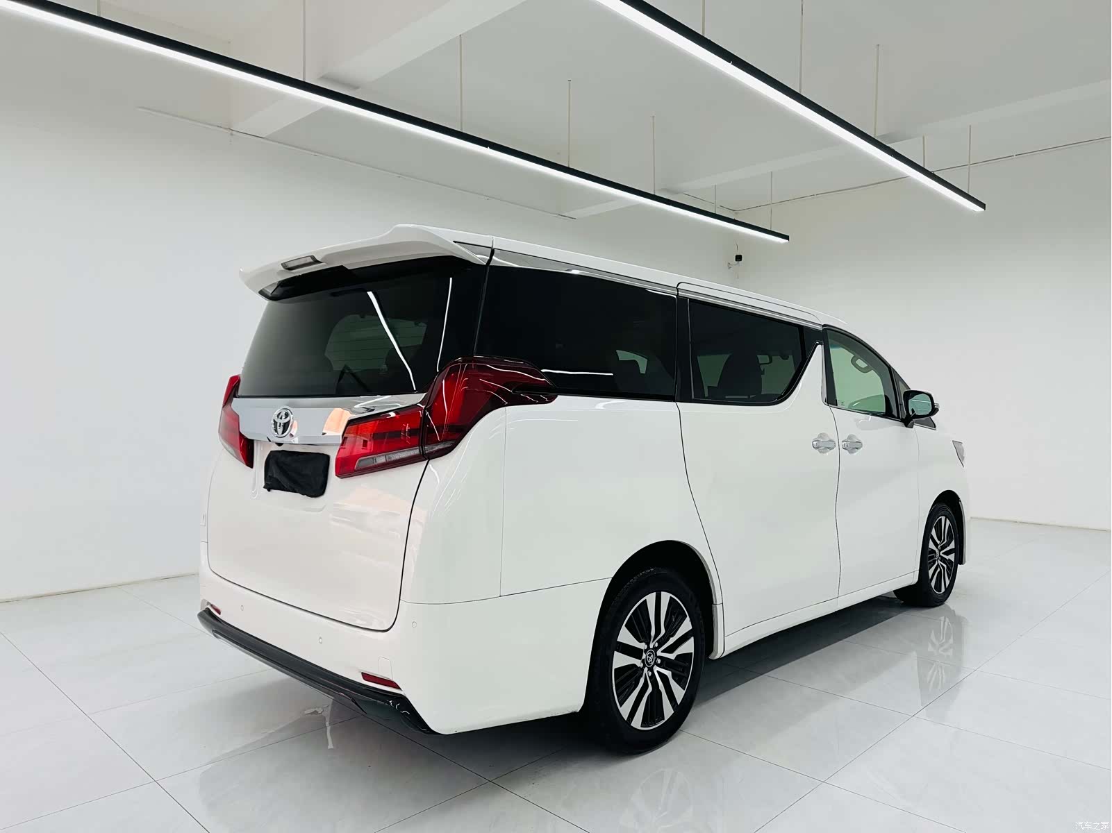 Toyota Alphard, 2018 6