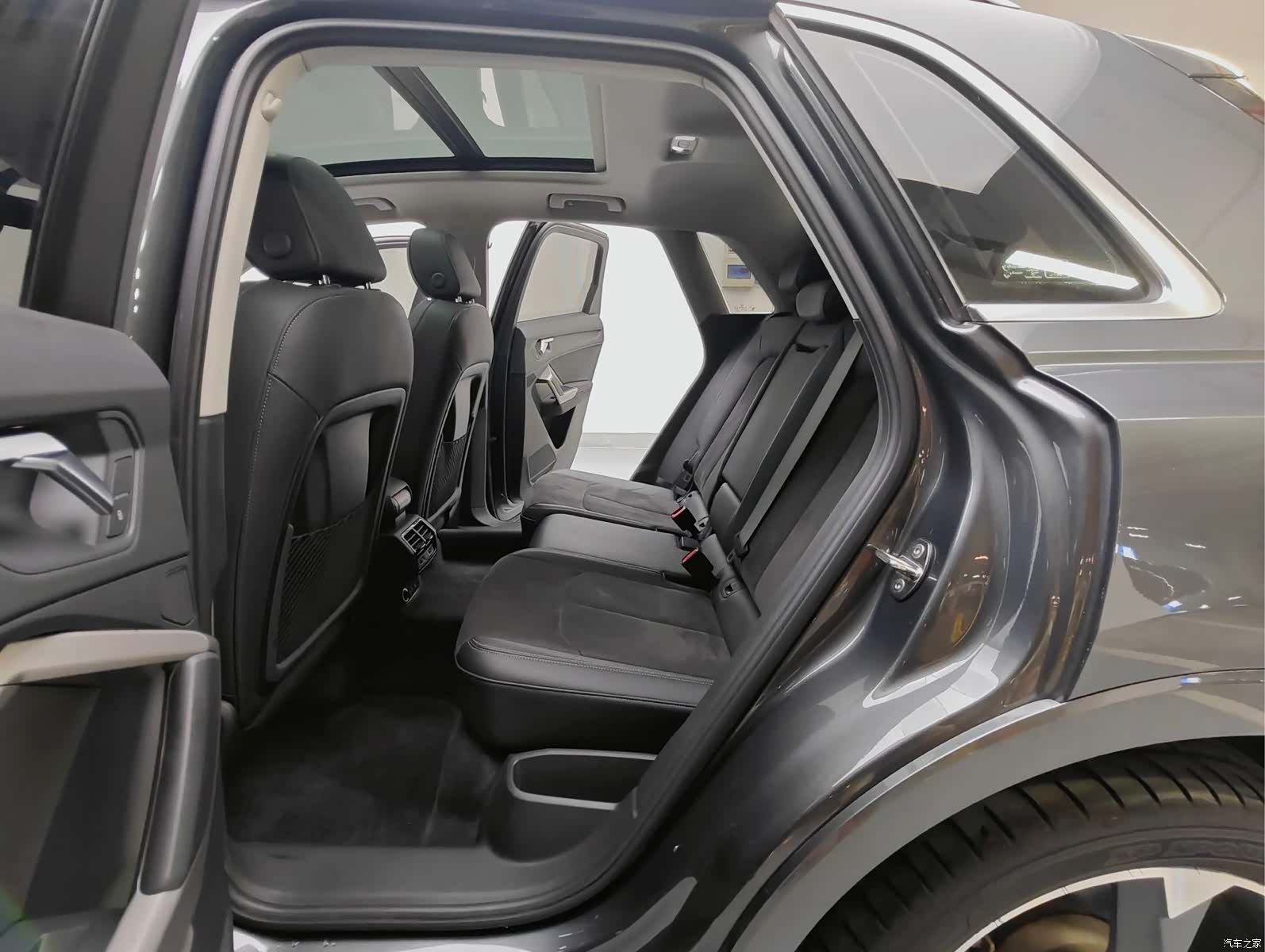 Audi Q3, 2023 10