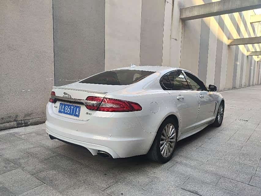 Jaguar XF