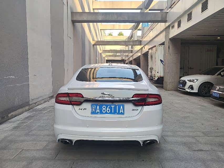 Jaguar XF