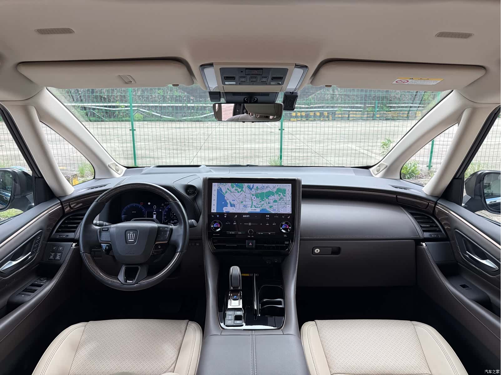 Toyota Vellfire, 2024 10