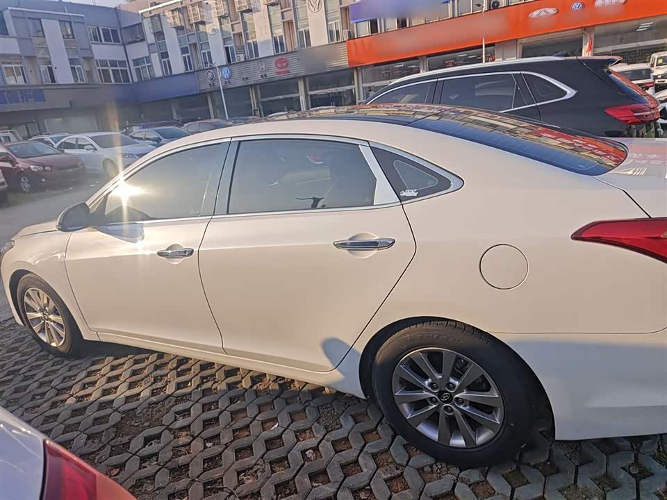 Hyundai Name picture