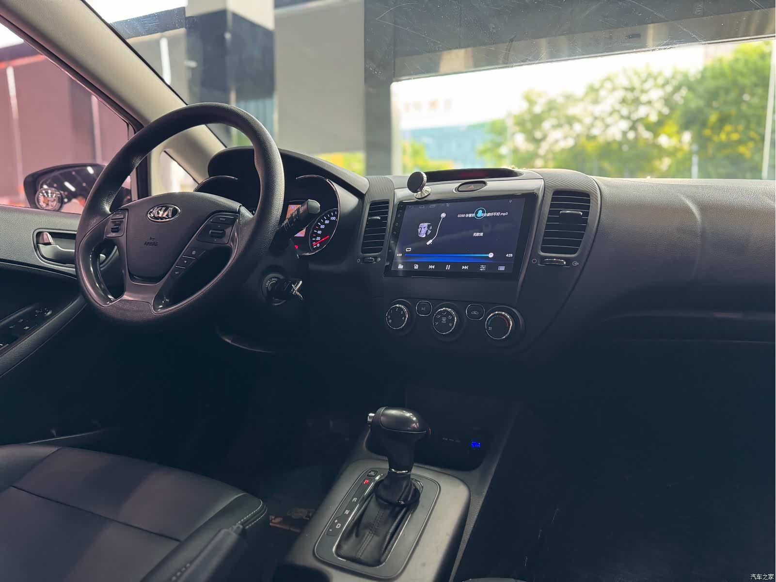 Kia K3, 2015 15