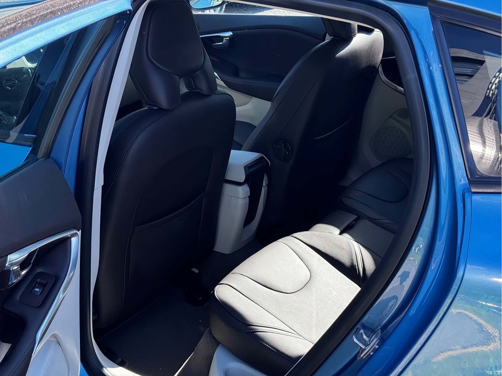 Volvo V40, 2015 14