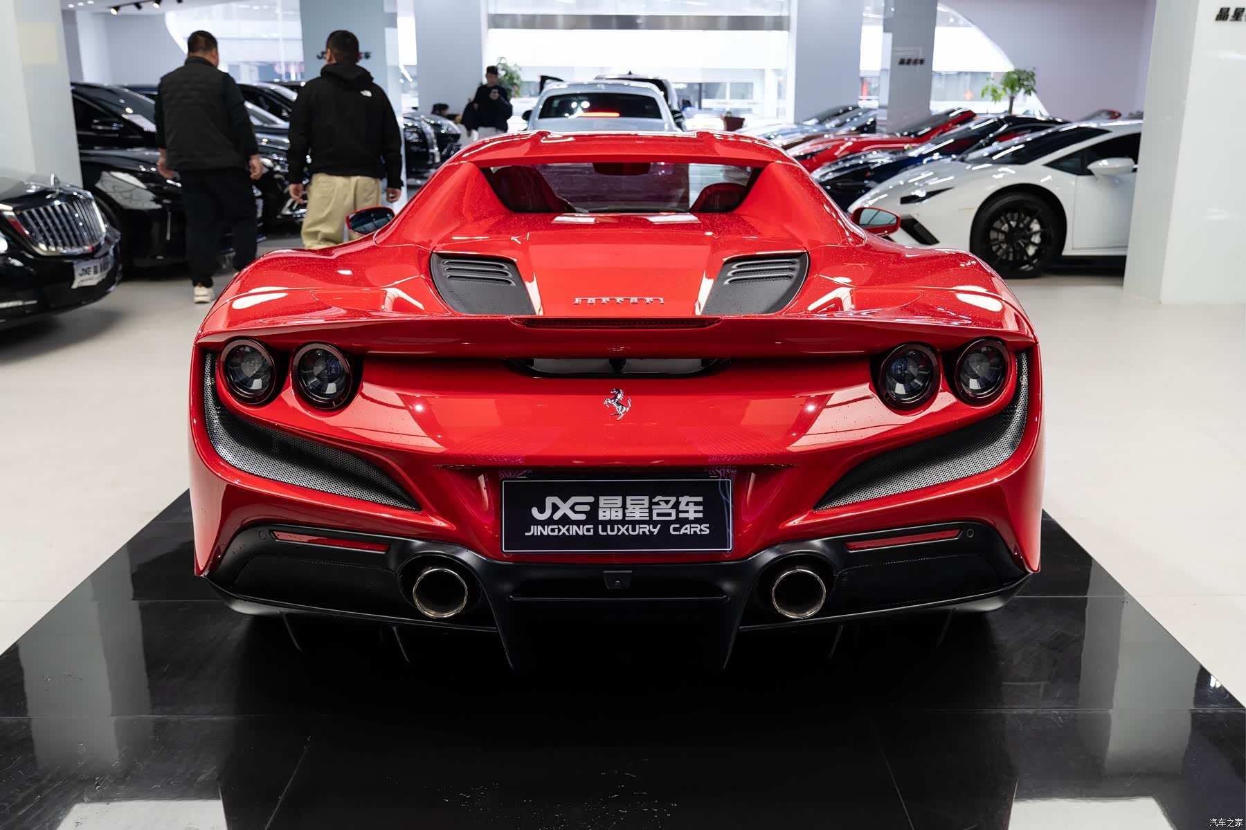 Ferrari F8, 2022 11