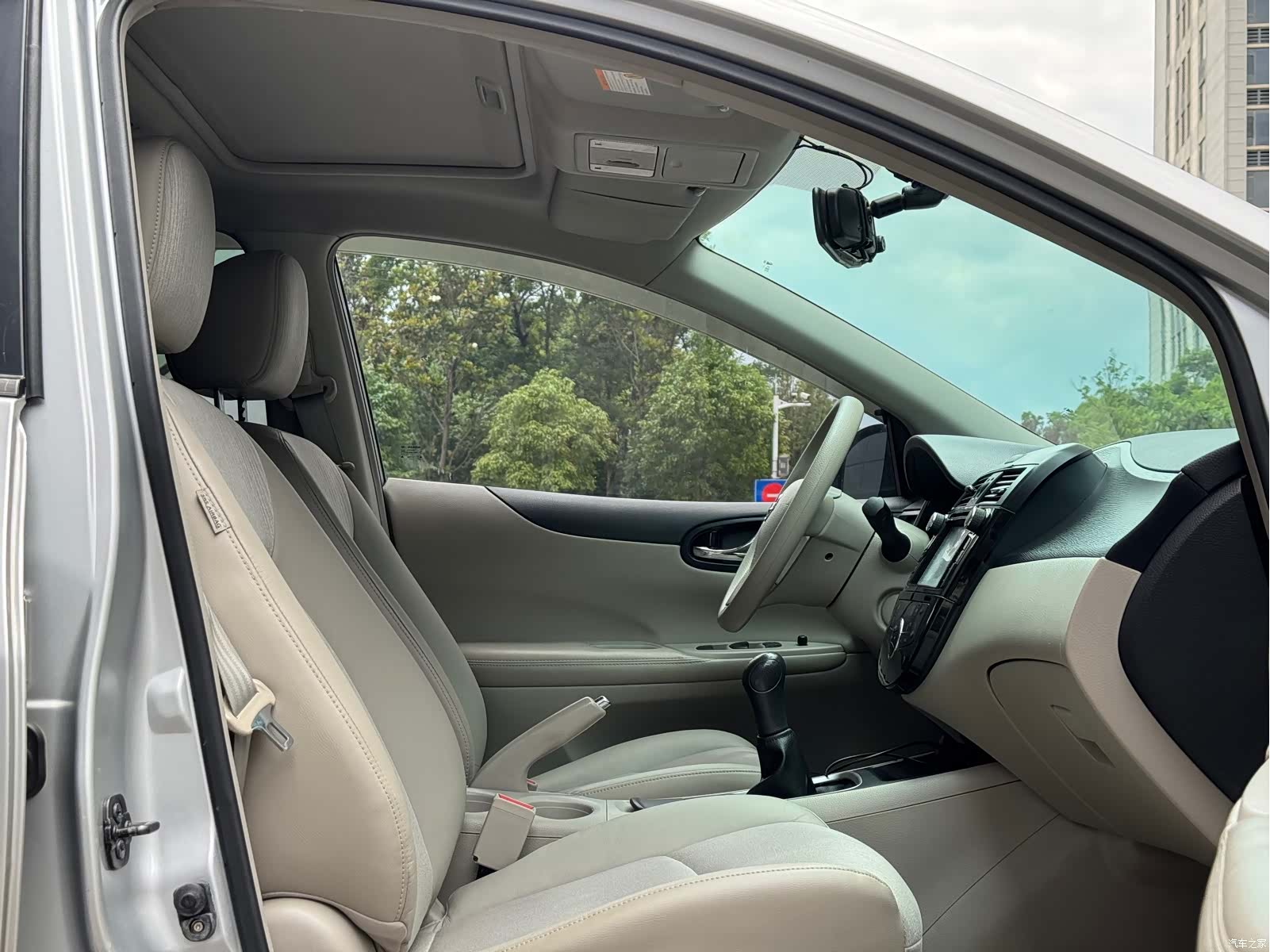 Nissan Tiida, 2012 6