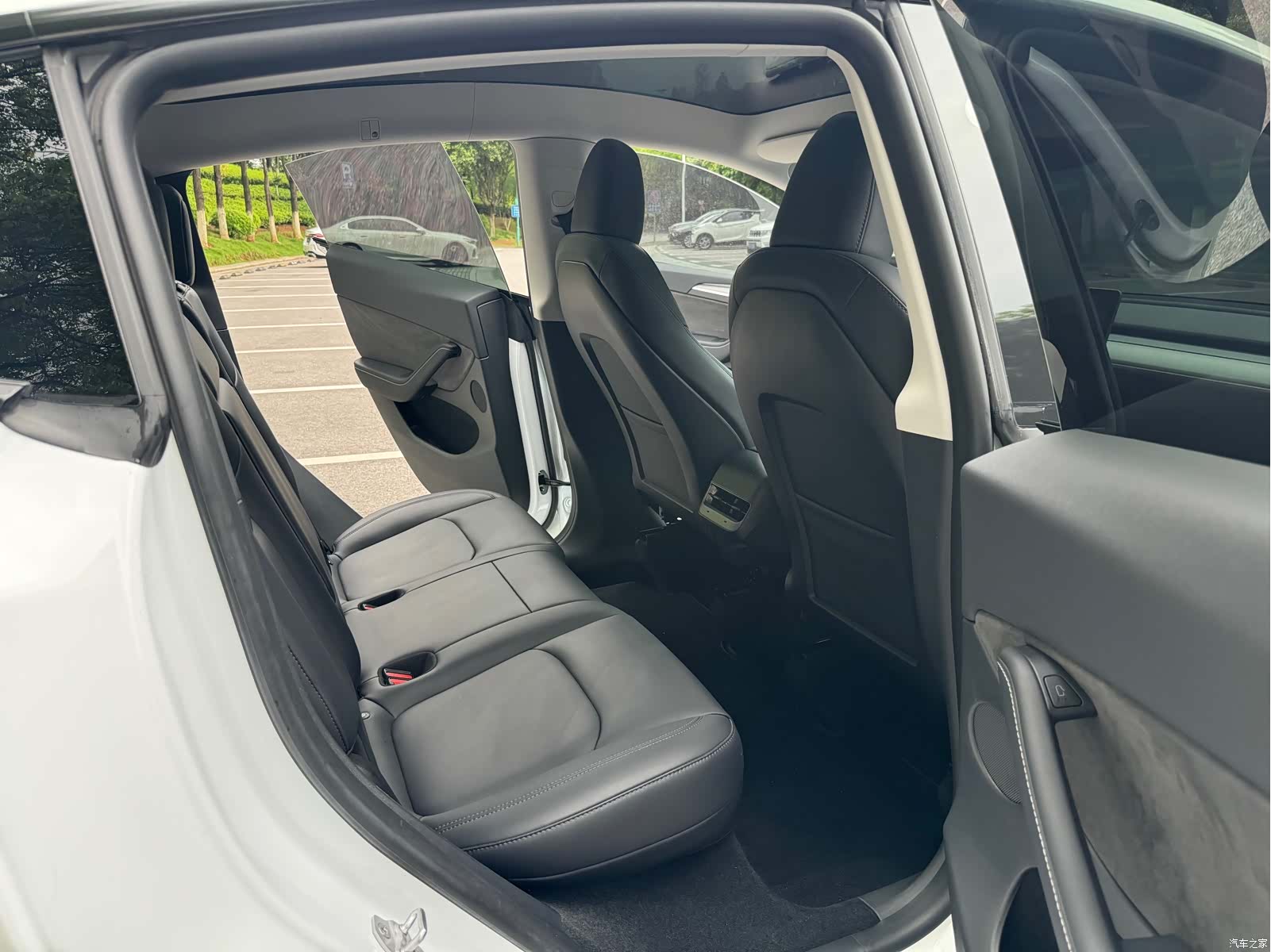 Tesla Model Y, 2024 10