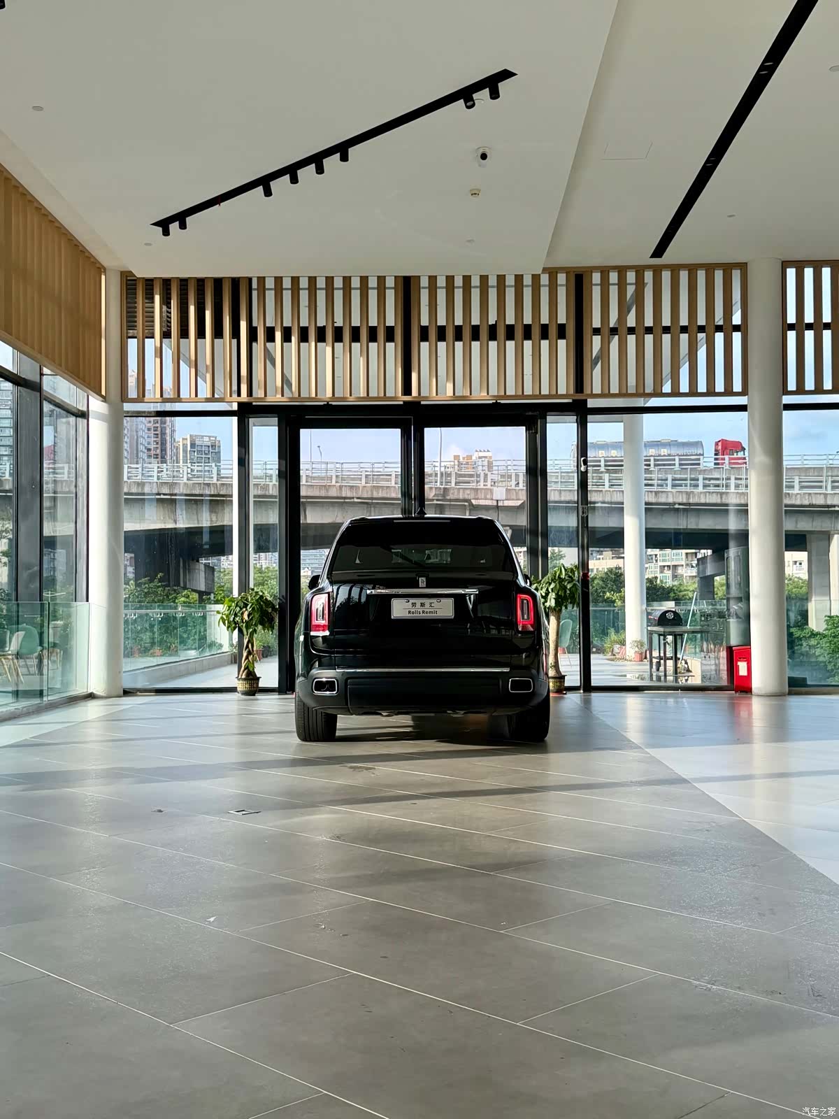 Rolls-Royce Cullinan, 2021 все фото