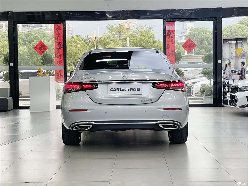 Mercedes-Benz E-Class, 2024 4