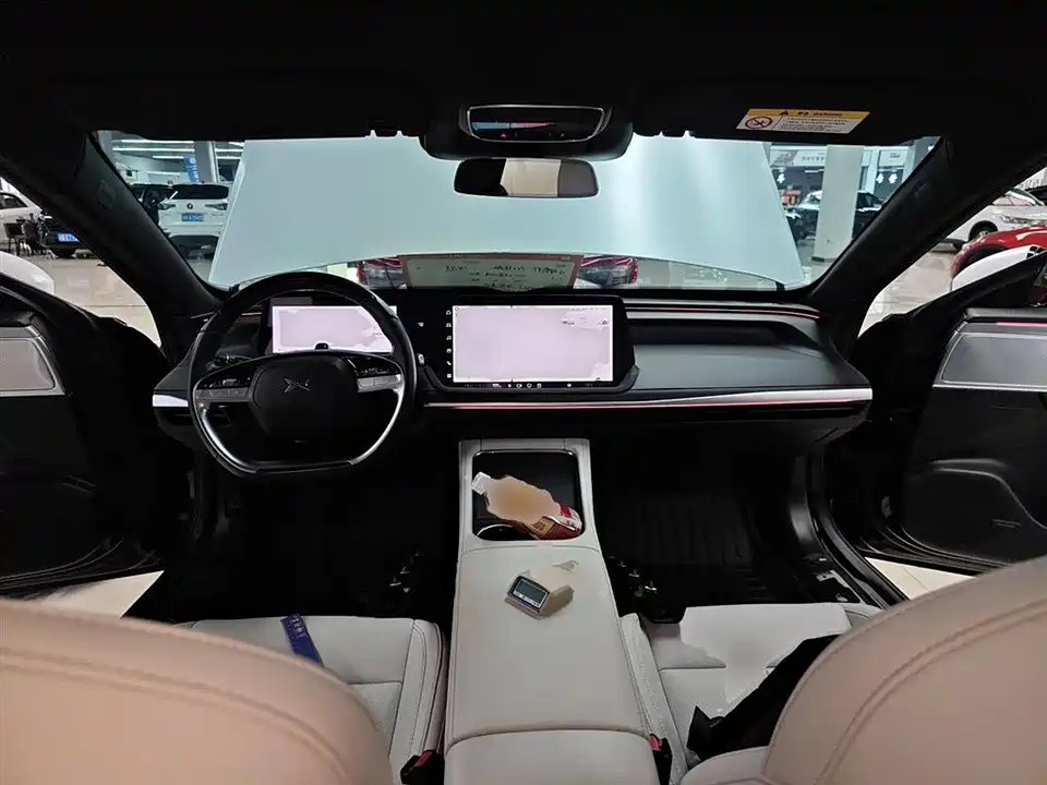 XPENG P7