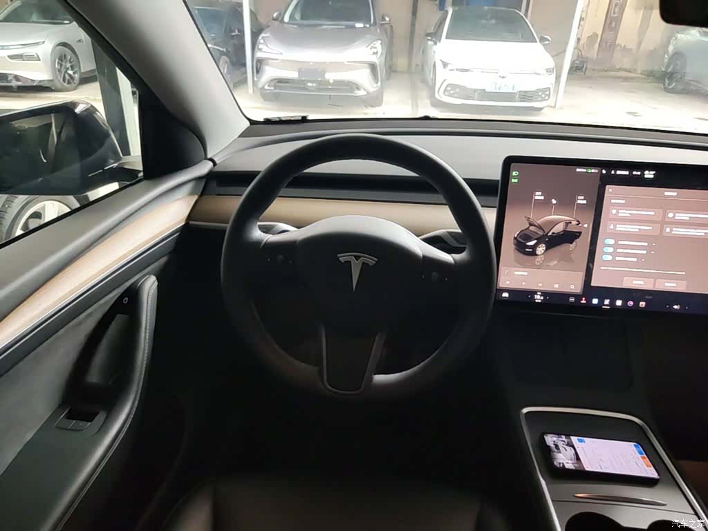 Tesla Model Y, 2023 11