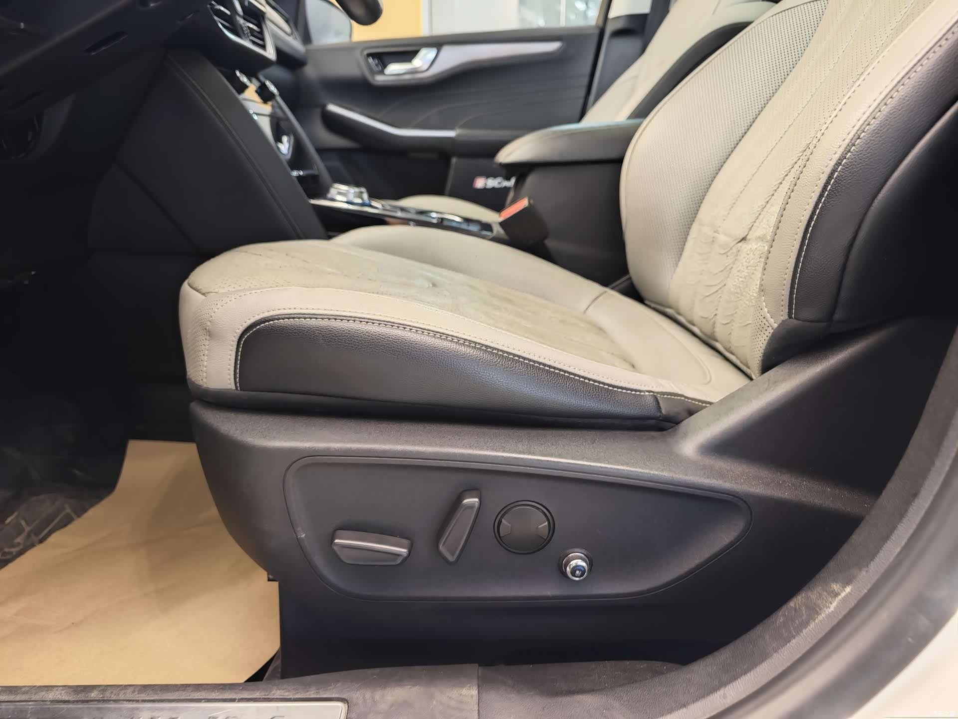 Ford Escape, 2020 11