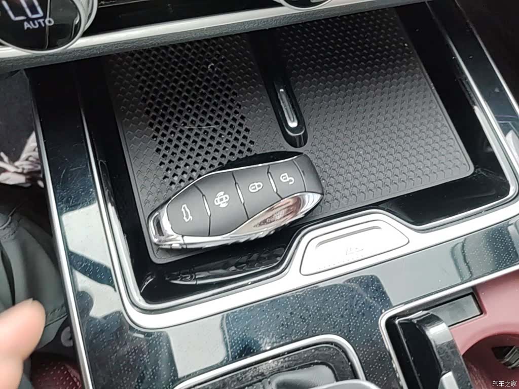 Hongqi HS5, 2024 15
