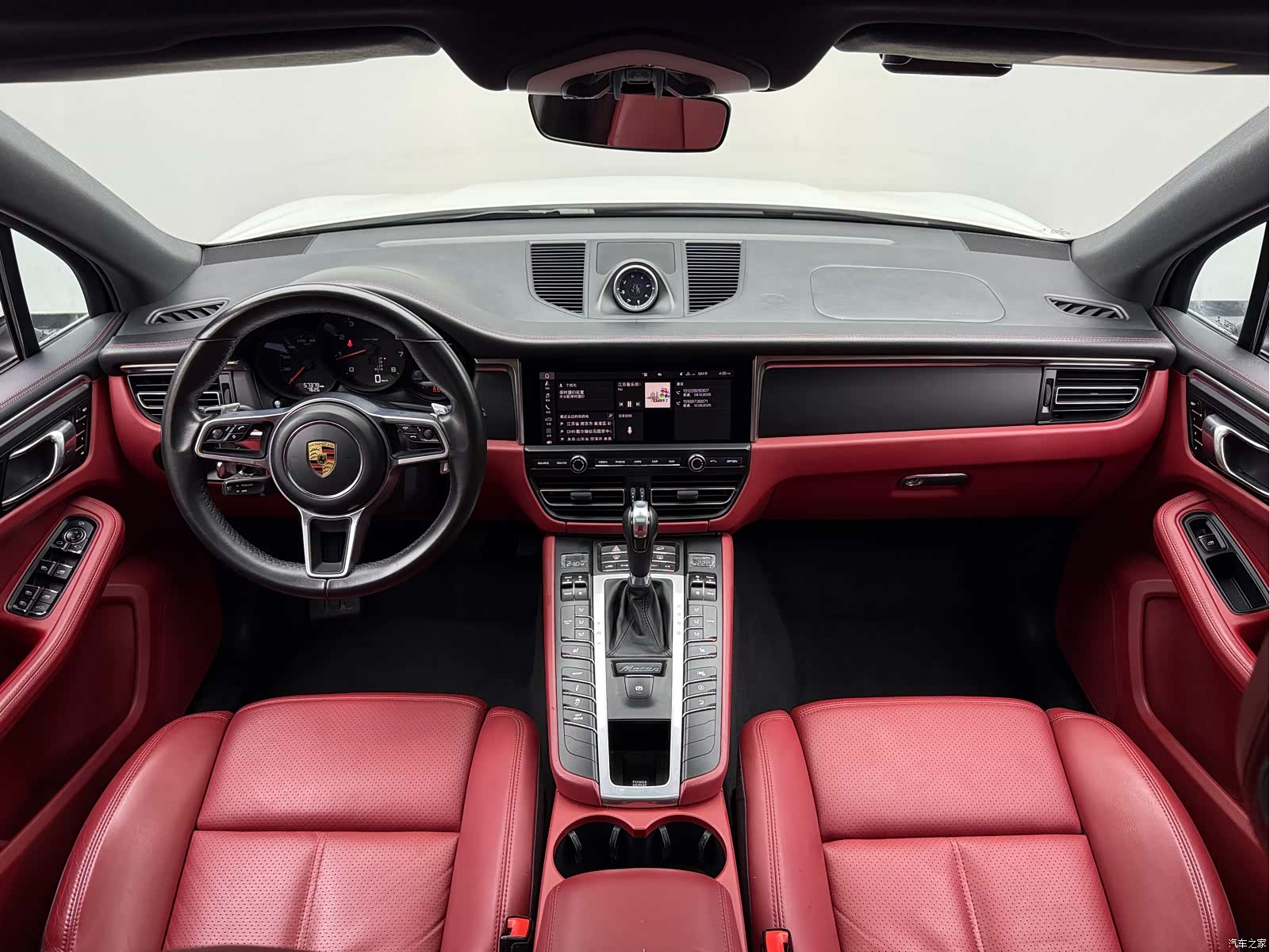 Porsche Macan, 2021 все фото