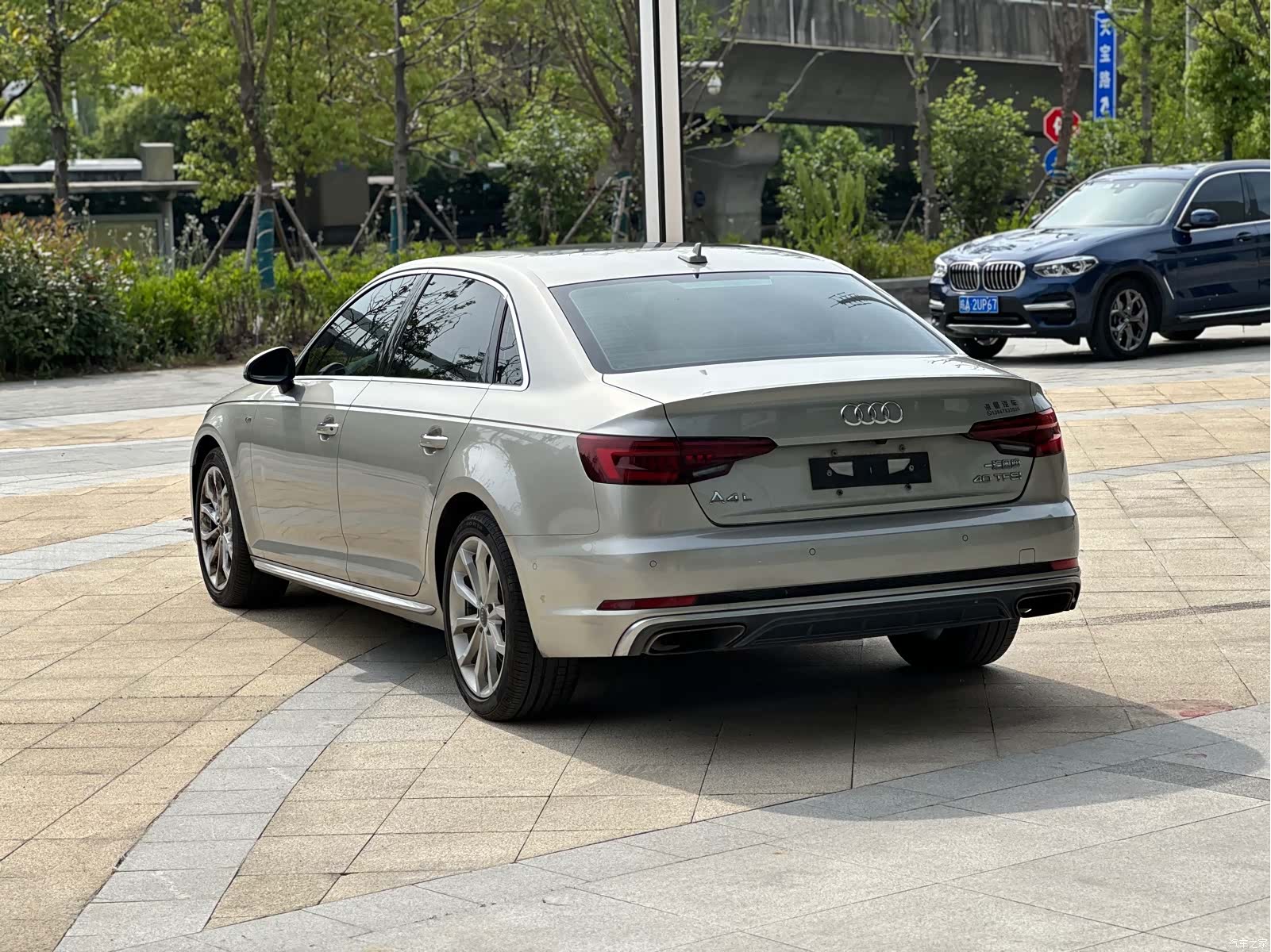 Audi A4L, 2019 7