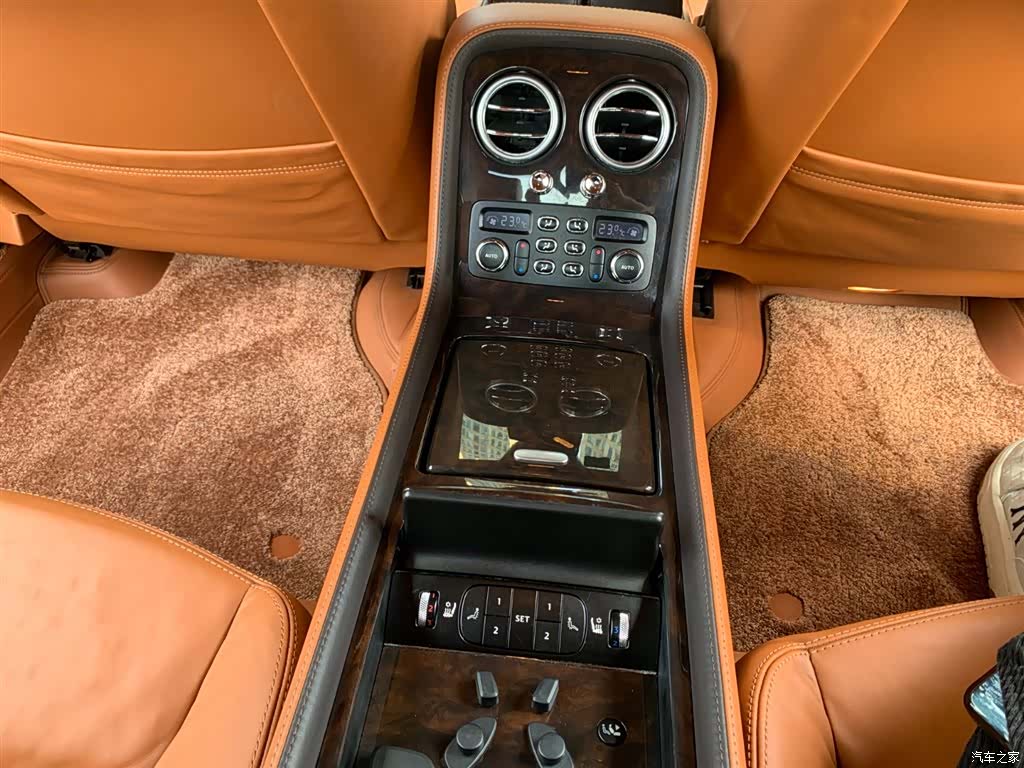 Bentley Flying Spur, 2012 12