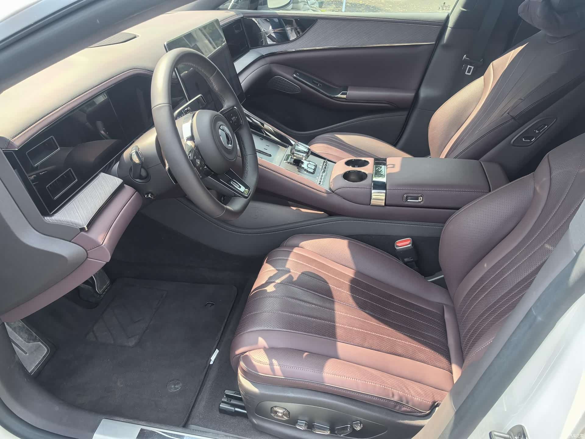 Denza Z9GT, 2024 8