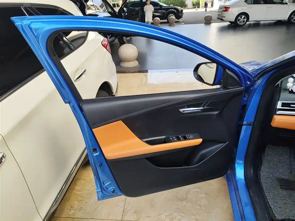 BYD e2