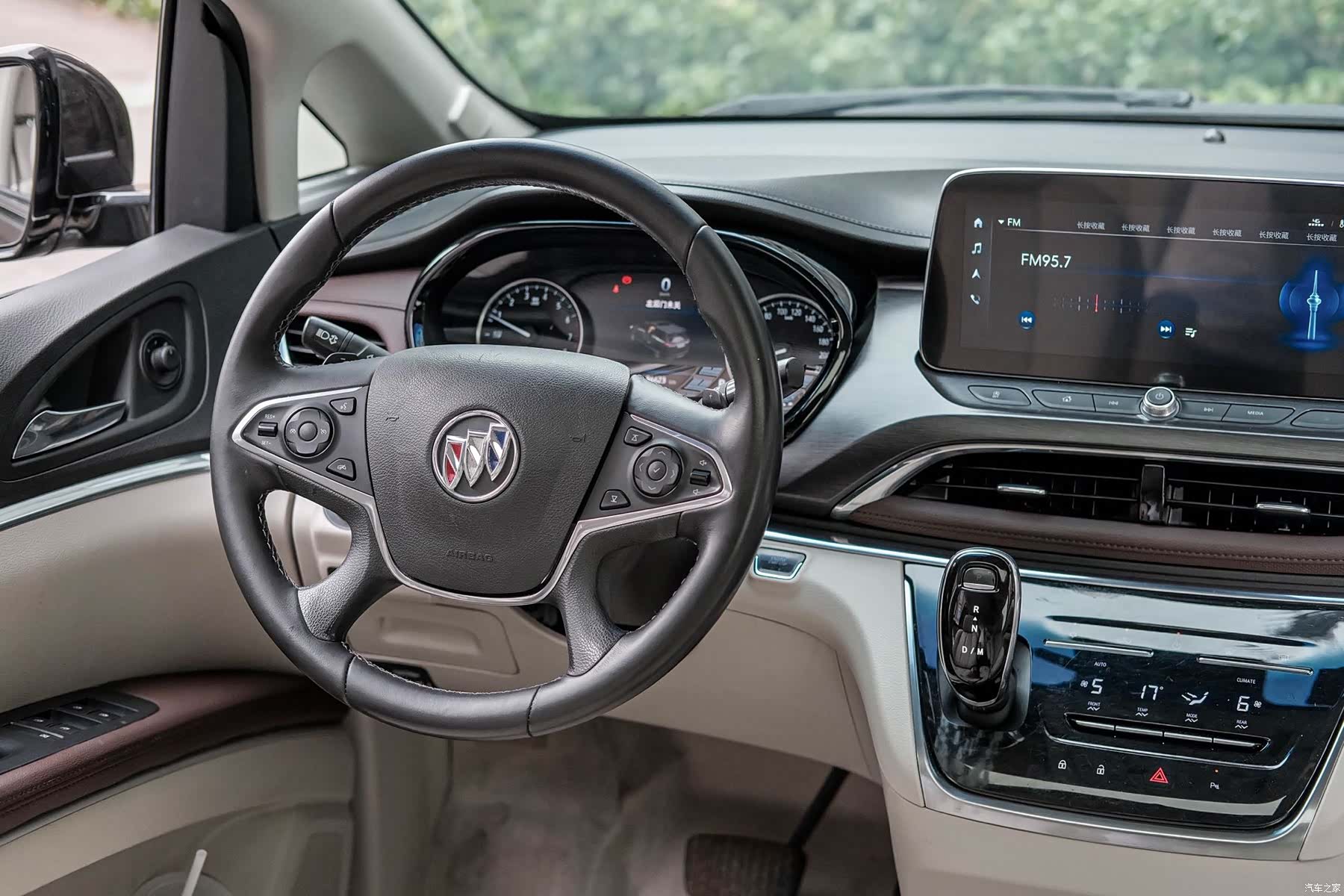 Buick GL8, 2020 9