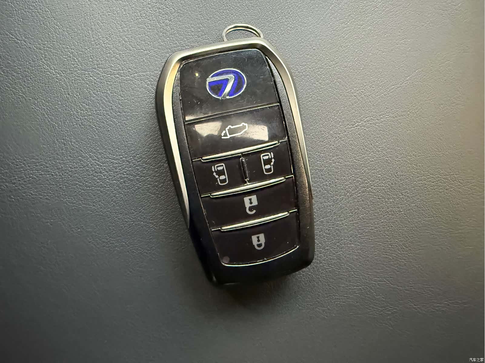 Lexus LM, 2022 13