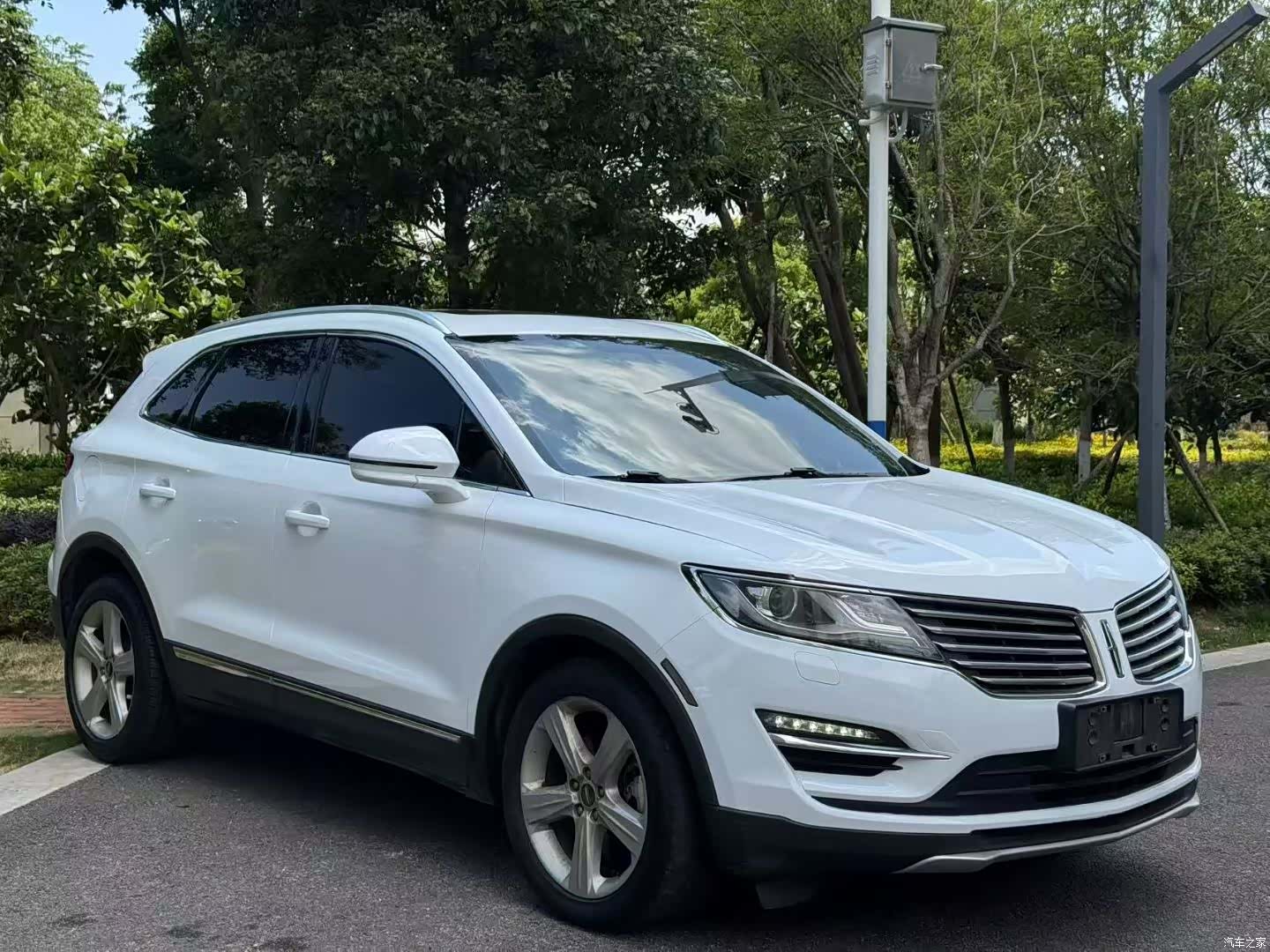 Lincoln MKC, 2017 3