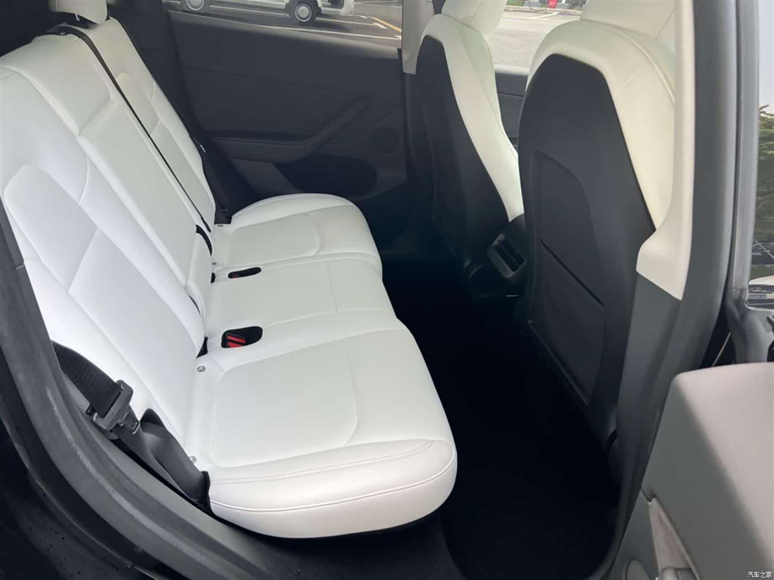 Tesla Model Y, 2023 12