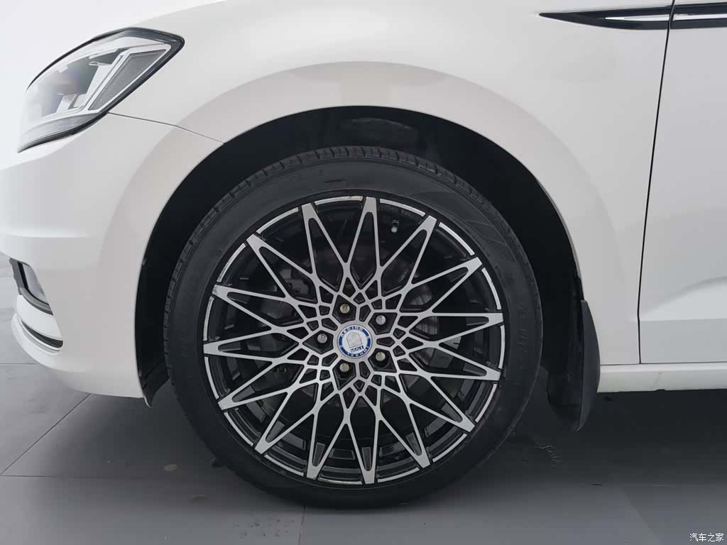 Volkswagen L, 2016 17