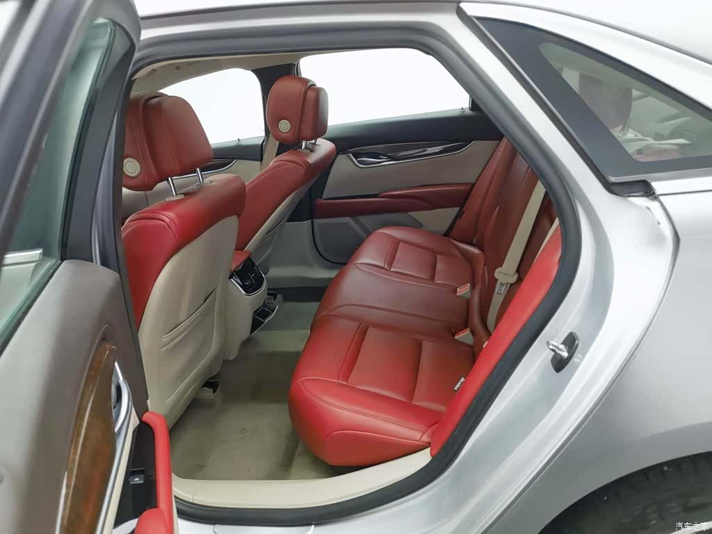 Cadillac XTS, 2013 15