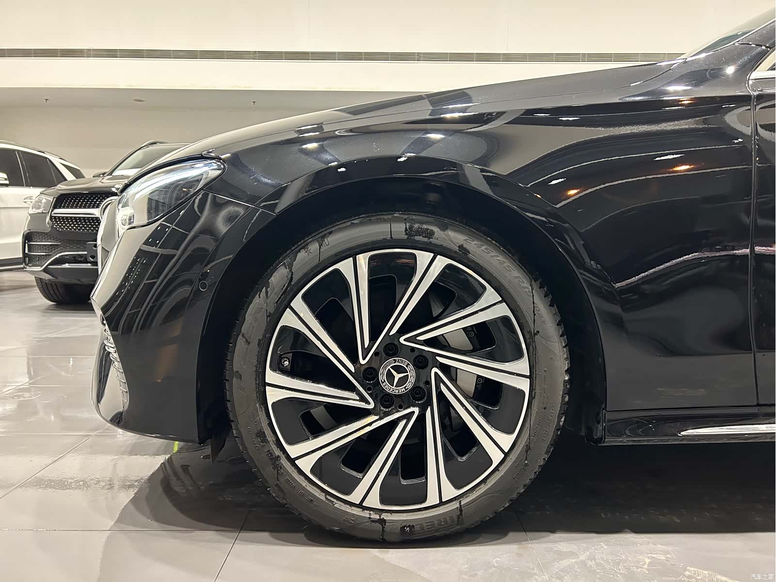 Mercedes-Benz E-Class, 2024 4