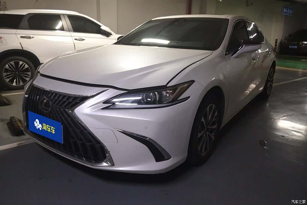Lexus ES, 2024 1