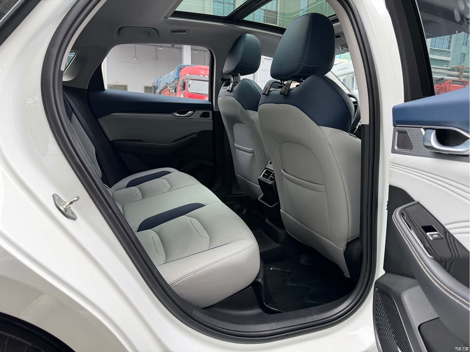 Geely Preface, 2023 18