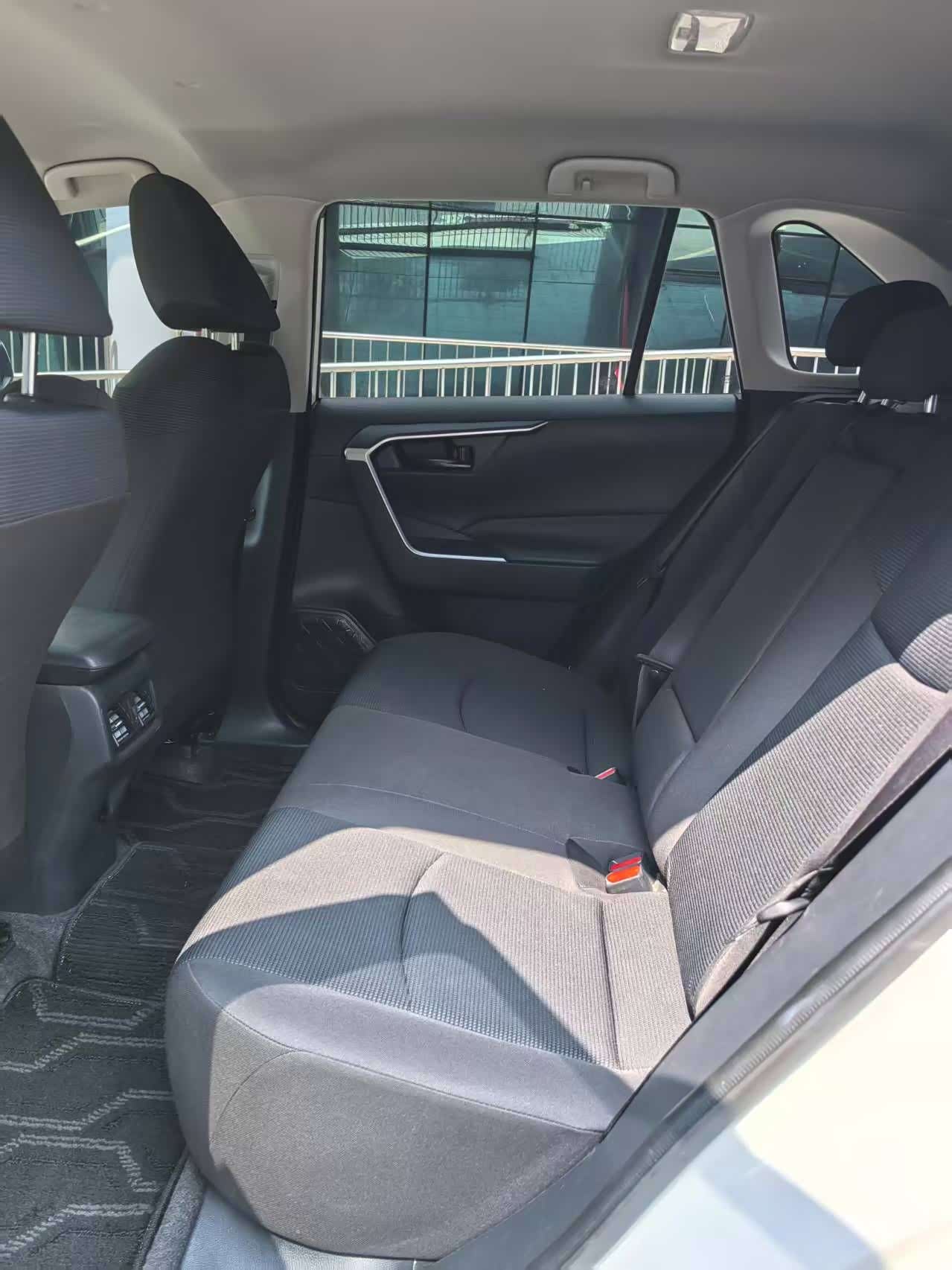 Toyota RAV4, 2022 8