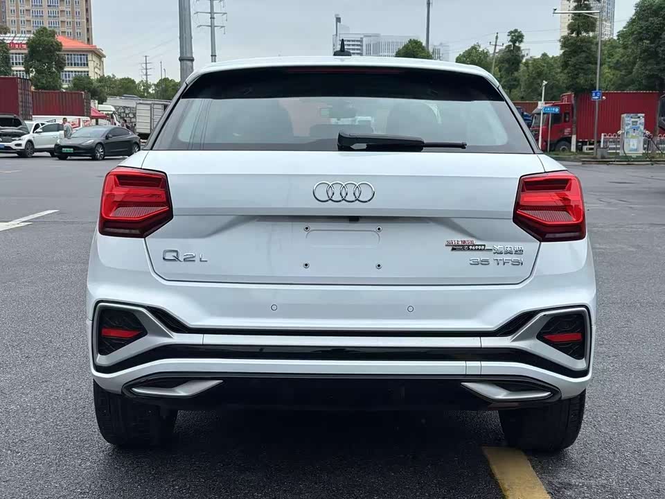 Audi Q2L