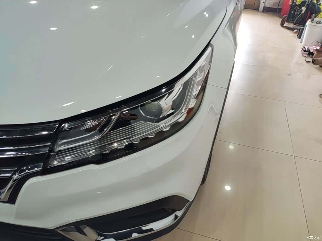 Roewe RX3, 2020 18