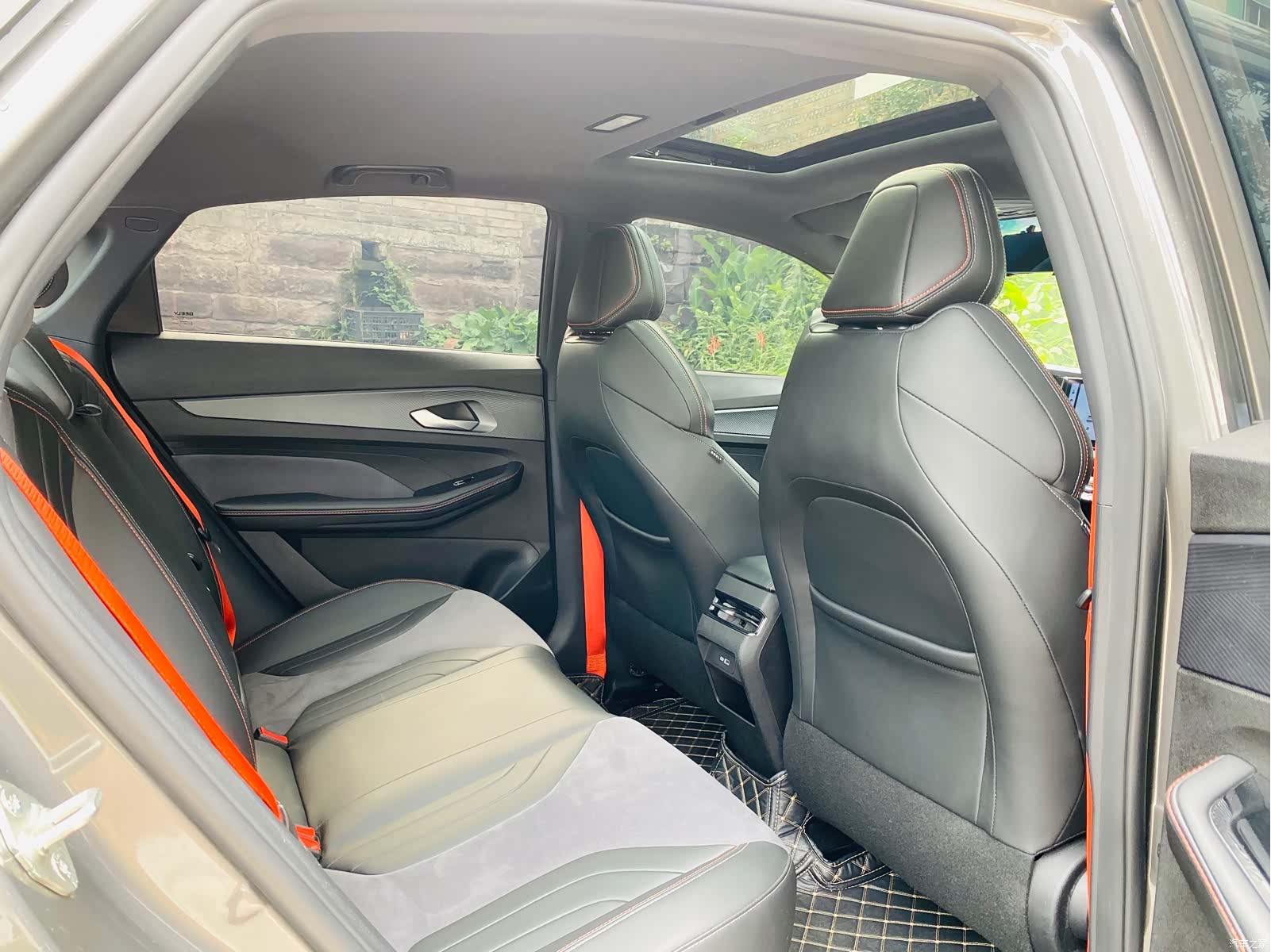 Geely Binray, 2022 21