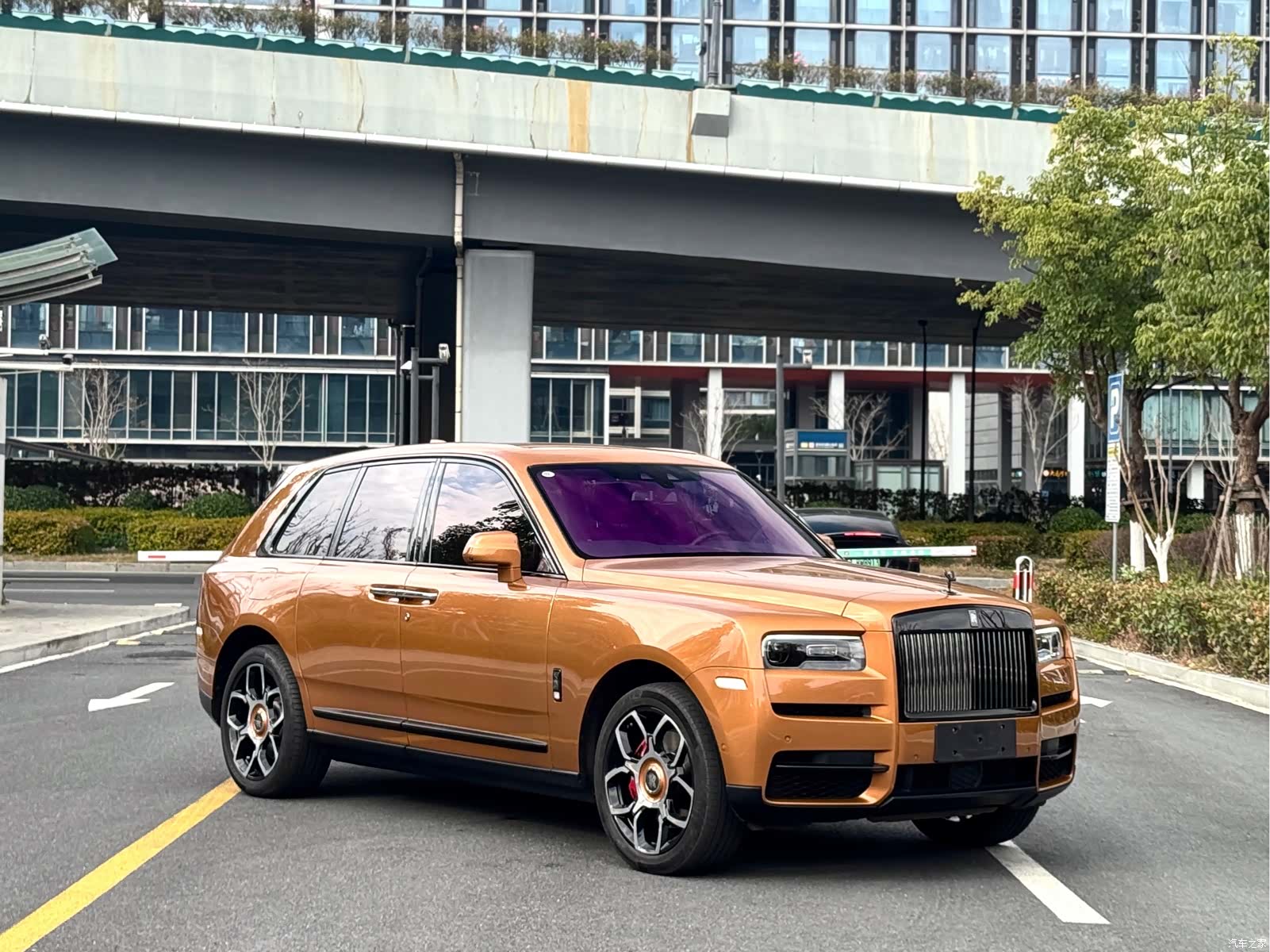 Rolls-Royce Cullinan, 2021 3