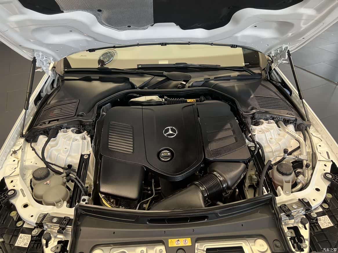 Mercedes-Benz C-Class, 2025 20
